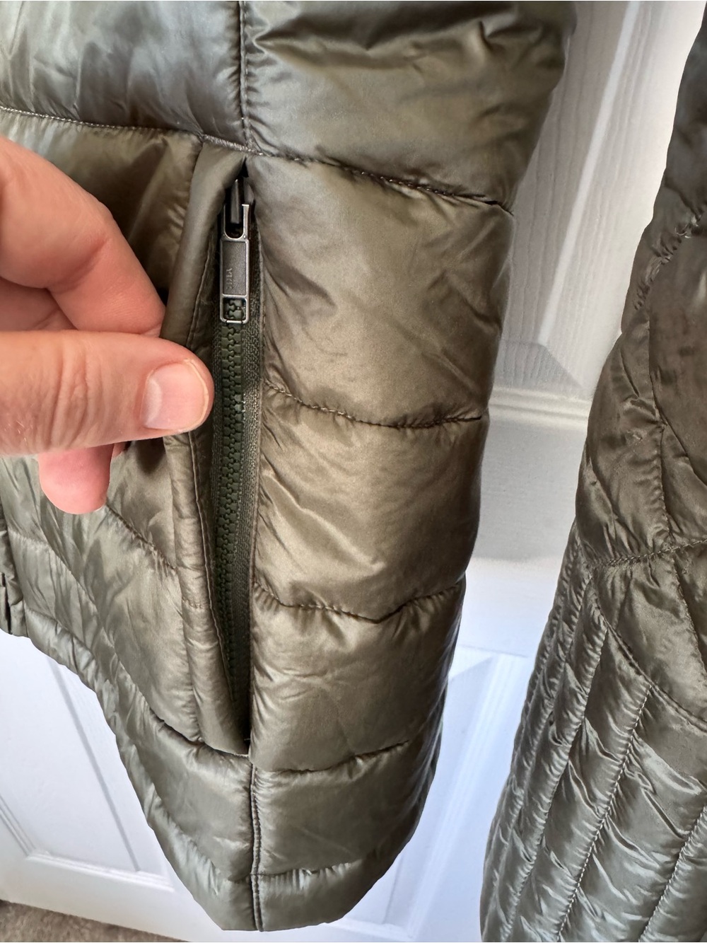 Women’s Patagonia Radalie Parka Outdoor Jacket Like New Olive Size Large - Picture 13 of 15